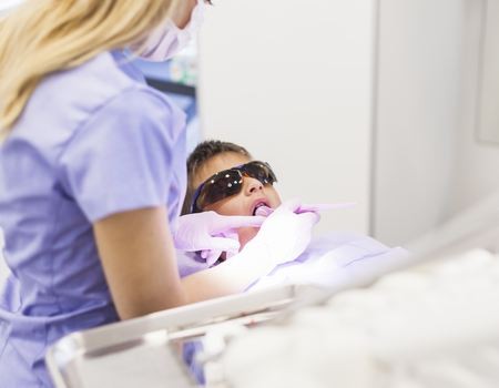 Первый визит ребёнка к стоматологу, когда и зачем идти